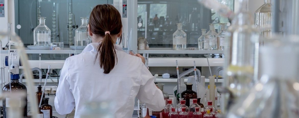 Αναζήτηση Α’ Υλών και Φιαλιδίων για Παρασκευή Υδροαλκοολικών Διαλυμάτων και Εναλλακτικές Φόρμουλες.