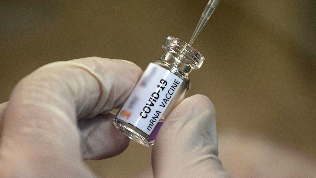 Η Sanofi και η GSK θα Συνεργαστούν για να Βρουν Εμβόλιο για τον Κορωνοϊό.