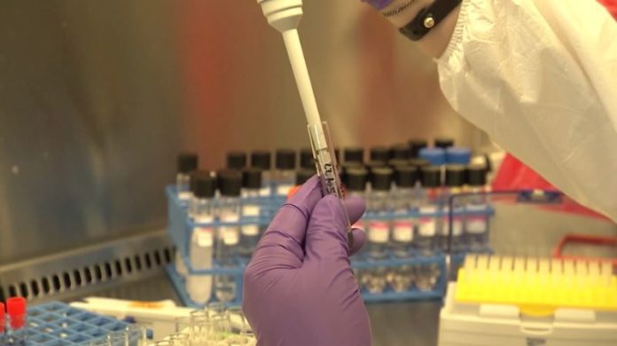 Τριπλό Κοκτέιλ Φαρμάκων για HIV, Ηπατίτιδα και Πολλαπλή Σκλήρυνση Επιτάχυνε την Ανάρρωση Ασθενών με Covid-19.