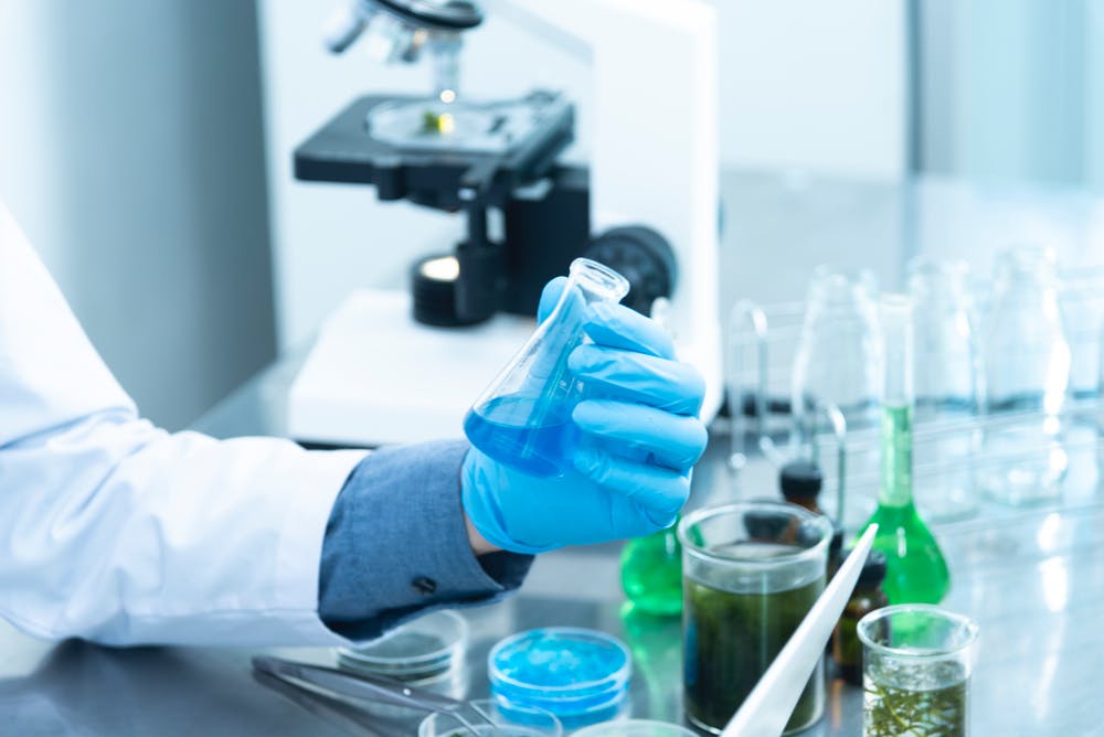 Η FDA των ΗΠΑ Ενέκρινε το Πρώτο Γρήγορο Τεστ Αντιγόνων και το Πρώτο κατ’ οίκον Μοριακό Τεστ Σάλιου για Ανίχνευση του Κορωνοϊού